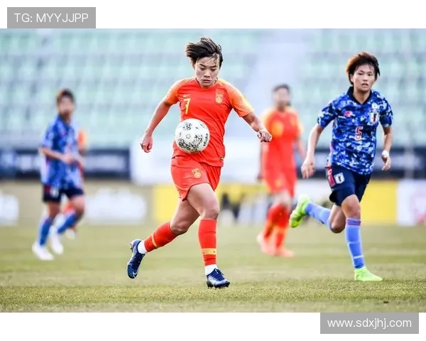 中国女足奋勇拼搏,东亚杯赛场展现不屈斗志力争佳绩 中国女足奋勇拼搏,东亚杯赛场展现不屈斗志力争佳绩