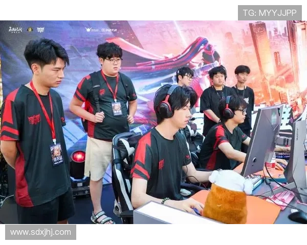 《全球电竞赛季开启 各大战队激战正酣 新英雄登场引发热潮》 《全球电竞赛季开启 各大战队激战正酣 新英雄登场引发热潮》