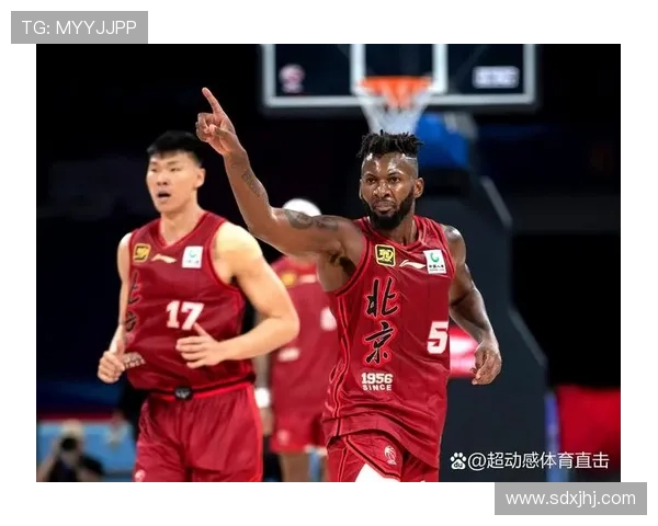 中国篮球职业联赛季后赛激战正酣 多支强队争夺最终总冠军荣耀 中国篮球职业联赛季后赛激战正酣 多支强队争夺最终总冠军荣耀