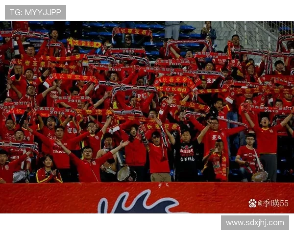 国足主场鏖战逆转取胜 全队展现顽强拼搏精神再燃球迷激情 国足主场鏖战逆转取胜 全队展现顽强拼搏精神再燃球迷激情