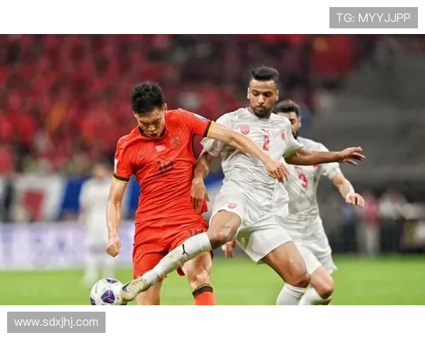 国足鏖战九十分钟险胜对手再燃晋级希望全场球迷热血沸腾 国足鏖战九十分钟险胜对手再燃晋级希望全场球迷热血沸腾