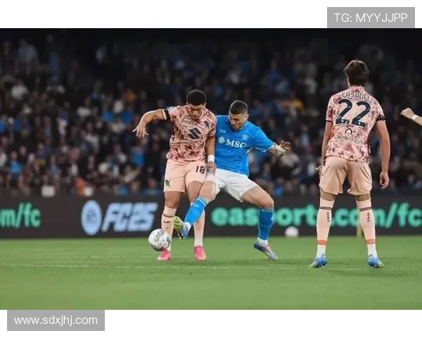 罗马与那不勒斯对决揭示意甲新格局 双方争冠之路充满变数 罗马与那不勒斯对决揭示意甲新格局 双方争冠之路充满变数