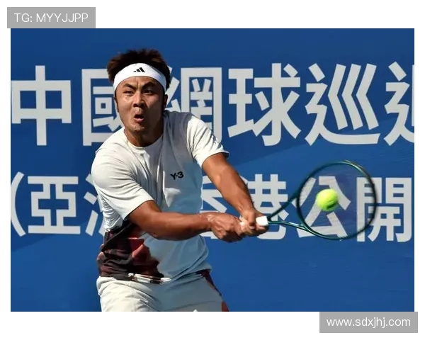 新赛季网球巡回赛焦点频出中国选手表现引发全球关注巨星同场较量格局生变