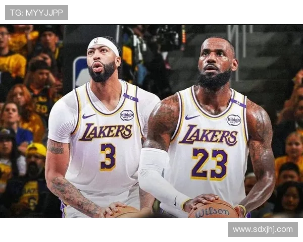 詹姆斯领衔湖人再战勇士，季前赛迎来关键对决两队实力谁更强